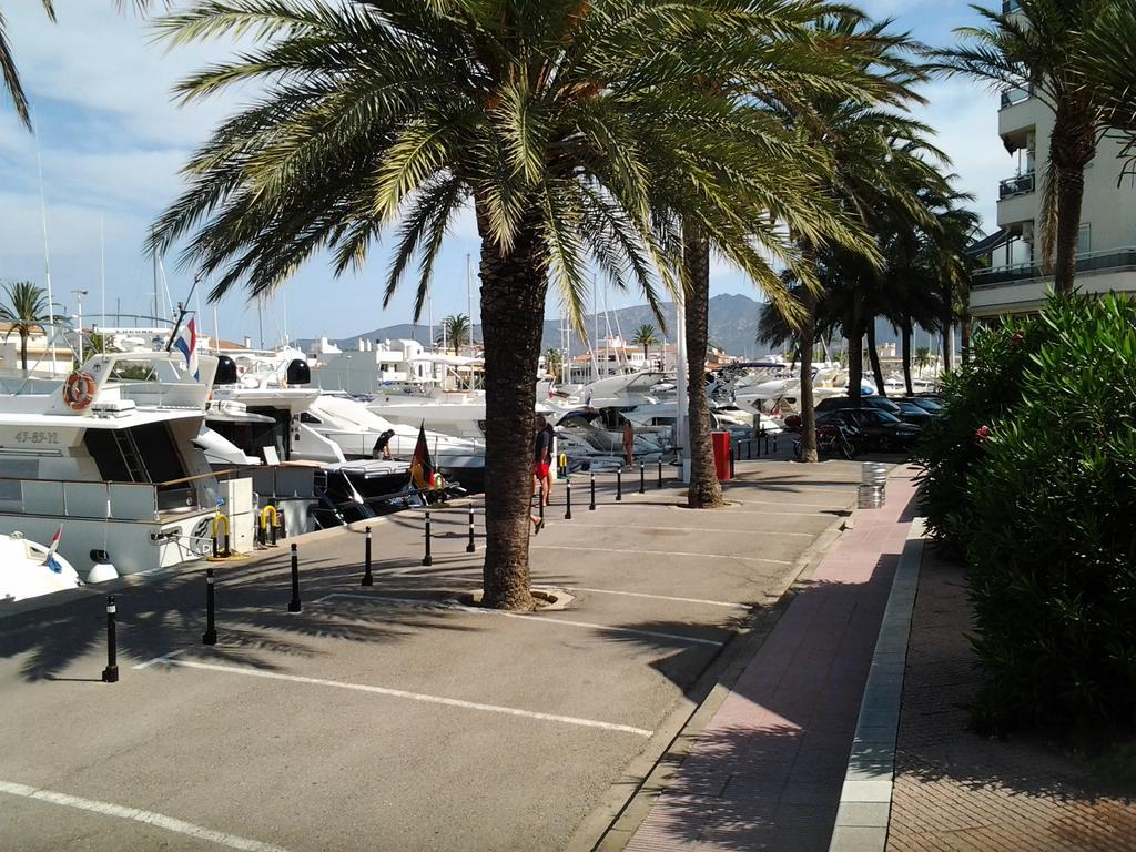 Club Nautic 3 Apartment Empuriabrava Exterior photo